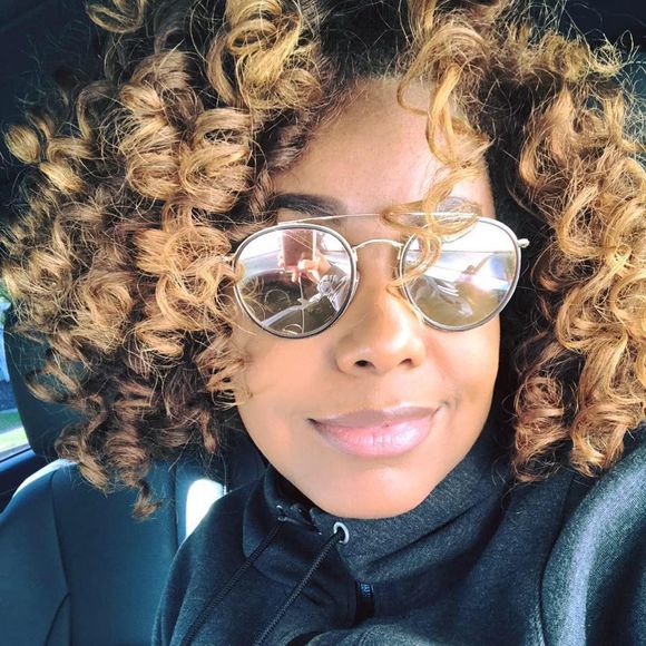 Meet your Posher, Janet - Picture 1 of 1